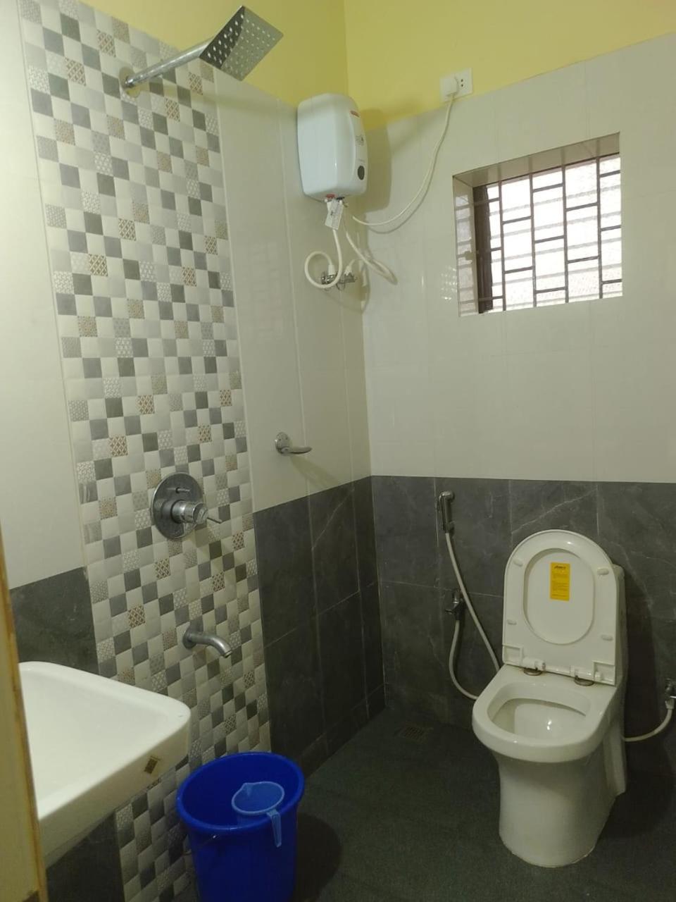 One Love Guest House Morjim Bagian luar foto