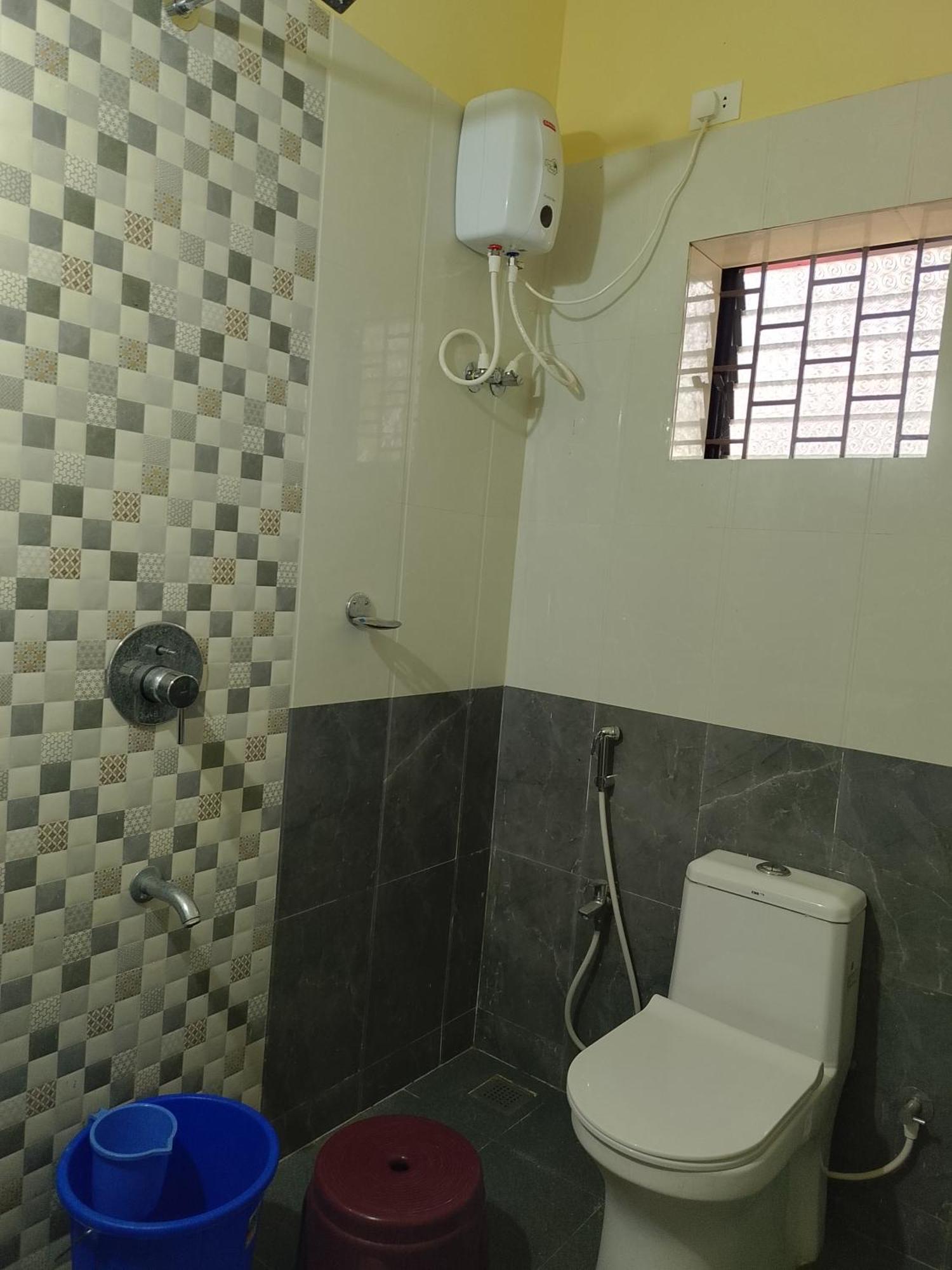 One Love Guest House Morjim Bagian luar foto
